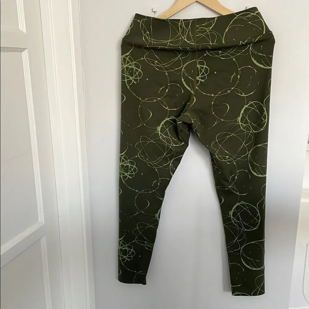 Uniqlo Futura Laboratories Olive Graphic leggings size L